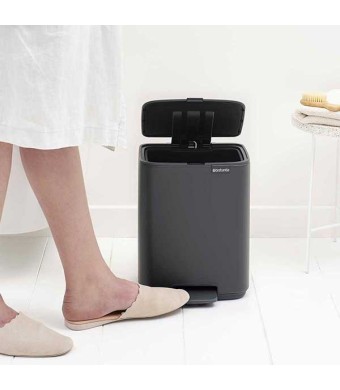 פח לשירותים BO פדל 7 ליטר, אפור כהה מינרלי Brabantia + משלוח חינם + הנחה 10% לנרשמים לניוזלטר