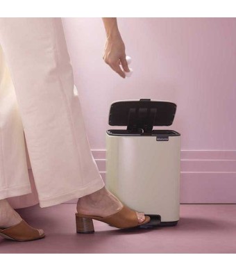 פח לשירותים BO פדל 7 ליטר, בז' עדין Brabantia + משלוח חינם + הנחה 10% לנרשמים לניוזלטר