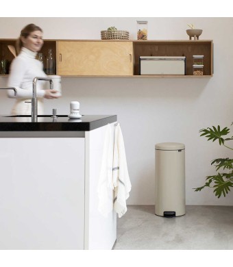 פח פדל 30 ליטר בז' עדין Brabantia NewIcon + משלוח חינם + הנחה 10% לנרשמים לניוזלטר