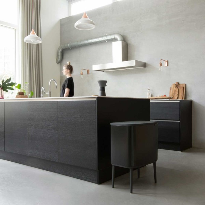 פח אשפה למטבח BO טאץ 36 ליטר, שחור מט Brabantia + הנחה 10% לנרשמים לניוזלטר + משלוח חינם