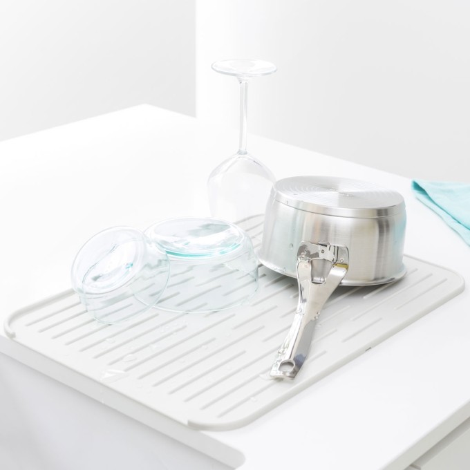 משטח לייבוש כלים סיליקון - אפור בהיר Brabantia - הנחה 10% לנרשמים לניוזלטר 