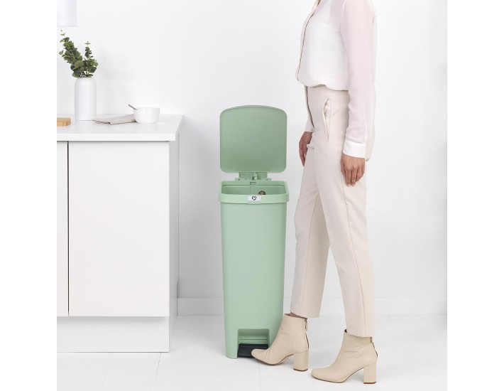 פח הפרדה StepUp פדל 40 ליטר פלסטיק, ירוק ג׳ייד Brabantia + משלוח חינם + הנחה 10% לנרשמים לניוזלטר