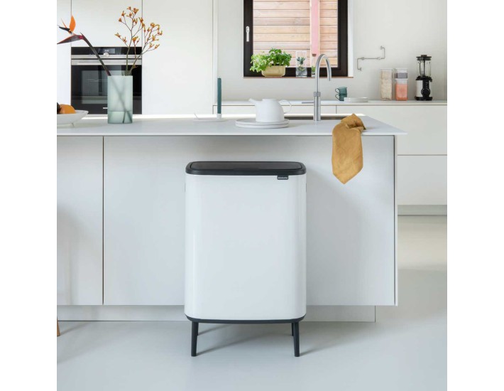 פח אשפה למטבח BO טאץ 60 ליטר, לבן Brabantia + הנחה 10% לנרשמים לניוזלטר + משלוח חינם