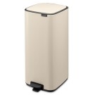 פח אשפה למטבח BO פדל 30 ליטר, בז' עדין Brabantia + הנחה 10% לנרשמים לניוזלטר + משלוח חינם