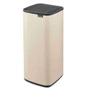 פח אשפה למטבח BO טאץ 30 ליטר, בז' עדין Brabantia + הנחה 10% לנרשמים לניוזלטר + משלוח חינם