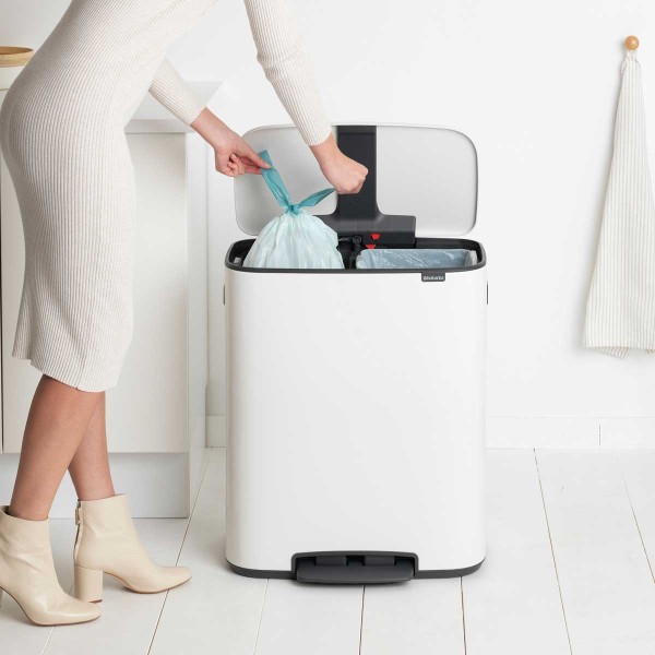פח אשפה למטבח, מחולק 30+30 ליטר BO פדל, לבן Brabantia + הנחה 10% לנרשמים לניוזלטר + משלוח חינם